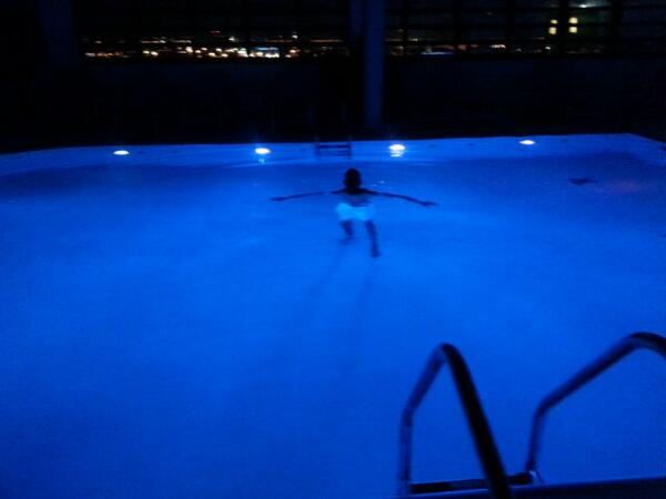 Malcolmrealyax's tweet image. On va chercher l'appétit dans la natation lol #PiscineChauffée c'est juste trop bon ^_^