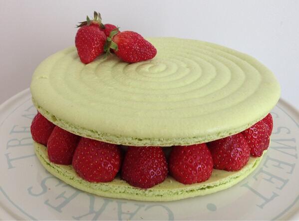 Delphine M6 Lmp1 Macaron Geant Pistache Fraises Http T Co Xzvpwc8x5n