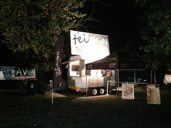 TeiAvon's tweet photo. Schwarmas @ Sowing The Seeds http://t.co/p4l0o1CWUK