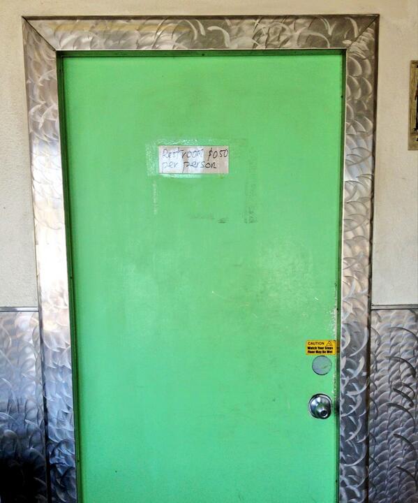 _hellomello's tweet image. daaang! #hustling #icanholdit