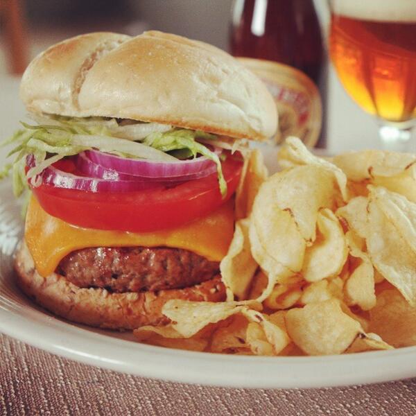 MallardsMN's tweet photo. It's #NationalBurgerDay - come into #MallardsMN for one of our HUGE tasty burgers! http://t.co/KSHZ8byAo4