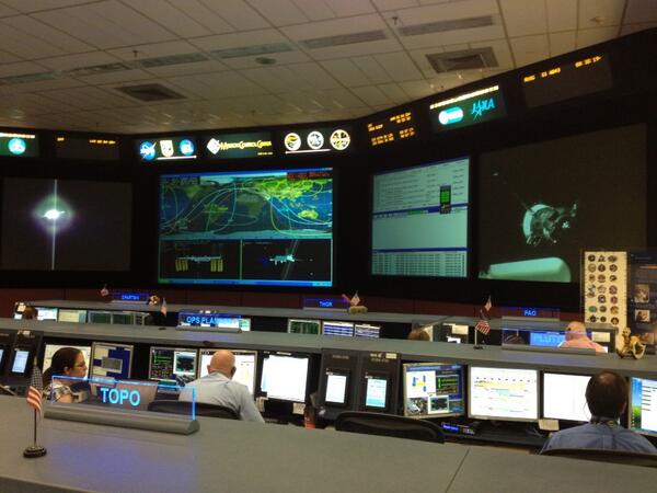 Astro_Alex's tweet image. 40 m to go. #Exp36 #LiveFromMCC #Volare