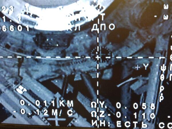 Astro_Alex's tweet image. 11 m. #Exp36 #LiveFromMCC #Volare