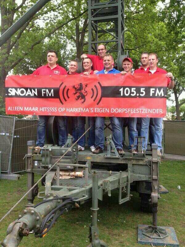 SinoanFM's tweet photo. Het gaat lekker met de volgers , ik zou zeggen  retweed en follow. Dan zijn we er vast klaar voor volgend jaar http://t.co/RH2BtQs4uB