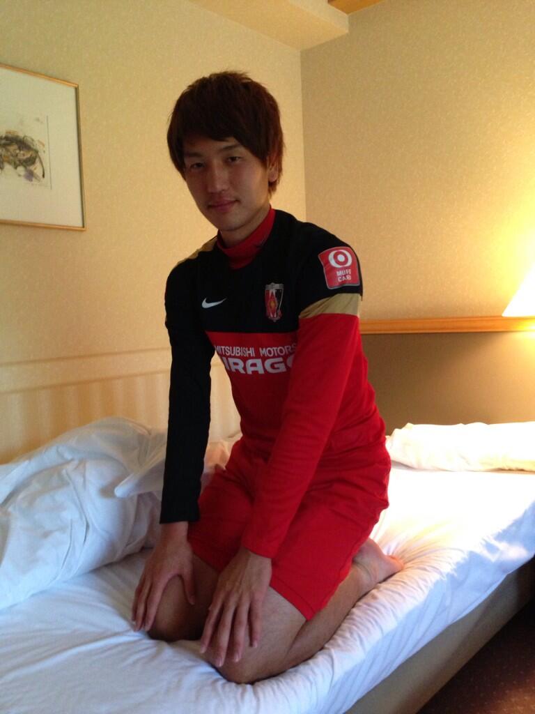 槙野智章 今回の同部屋はまたしても彼だ サッカーは天才だが 私生活は底辺の底辺だ 笑 1月のキャンプでも同じ部屋だったが その時から成長した姿を見るのが楽しみだ トイレは流せるようになったかな 槙野智章 今回の同部屋はまたしても彼だ サッカーは天才だが 私生活は底辺の底辺だ 笑 1月のキャンプでも同じ部屋だったが その時から成長した姿を見るのが楽しみだ トイレは流せるようになったかな