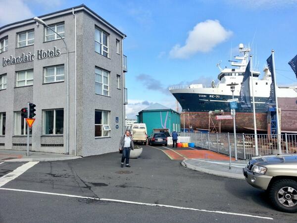 Weather forecast for Reykjavik, Slippbarinn
Temperature 11 - 13°C
Fresh to moderate breeze, 7 - 11 m/s from southeast