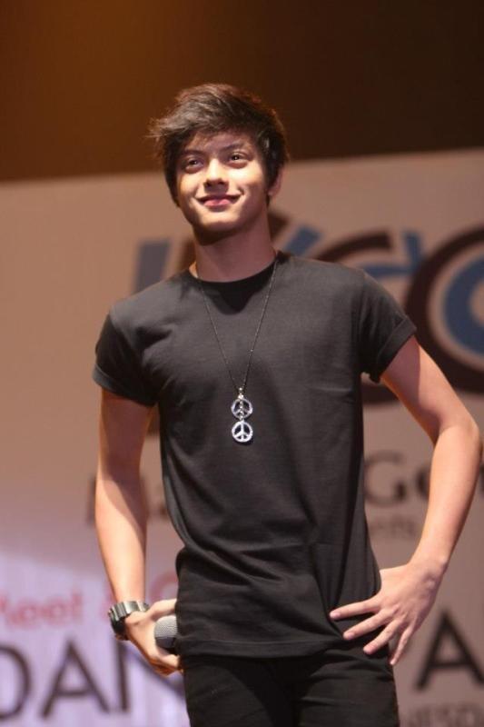 CallMeLingMaybe's tweet image. Ba't ang daming GWAPO sa Pilipinas. ❤ OMG! @imdanielpadilla ❤