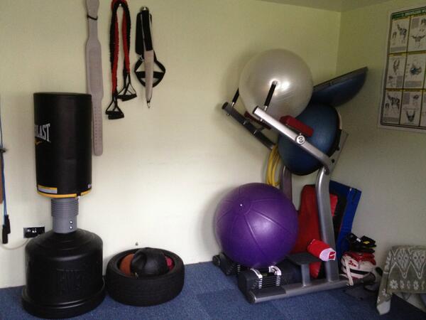 bajluggah's tweet photo. my gym i train in http://t.co/nnK8yfSGJj