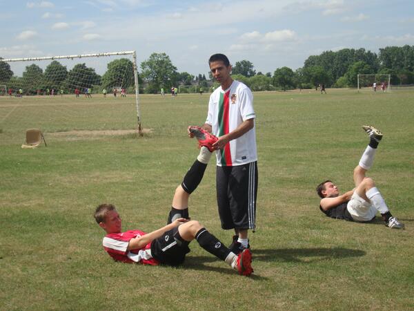 bajluggah's tweet photo. demonstrating warms up a 11 a side team  before a training session http://t.co/FdSv9dn0IZ
