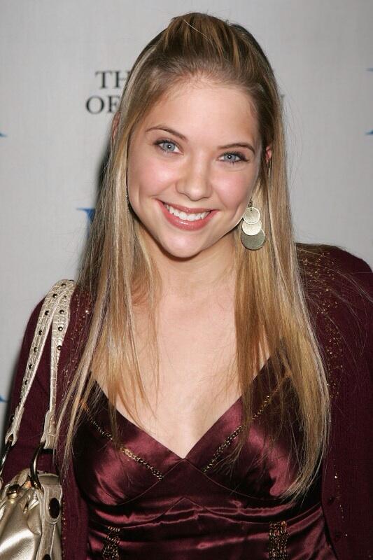 DOOLSource's tweet photo. @AshBenzo Remember when you where on our screens http://t.co/ld4unLsGhn