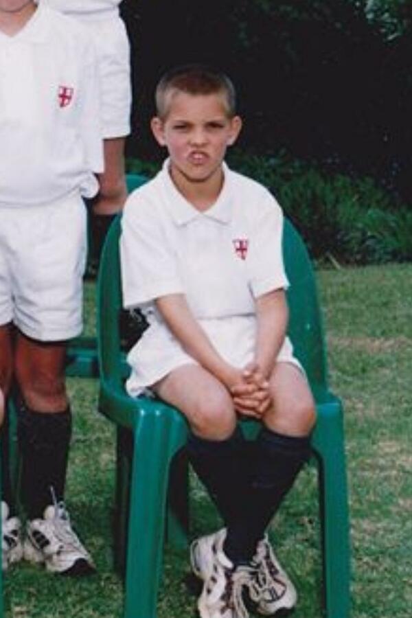 Calz04rox's tweet photo. Rory back in the day #bowlhair #buff #earsfordays #chickenlegs http://t.co/EPoqJ8HZHa
