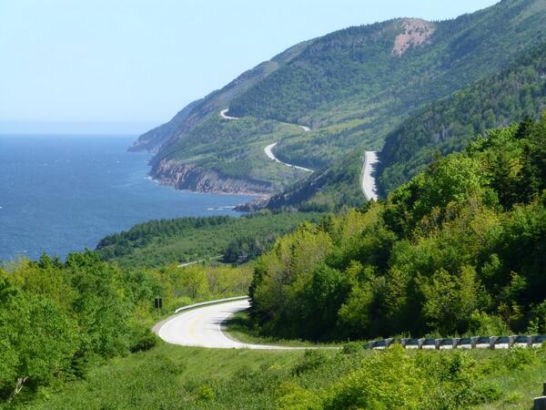 ExploreCanada's tweet photo. Open road heaven RT @wo_rudolph: A gorgeous day at #CabotTrail http://t.co/8Zxkwkho4X #CapeBreton #NovaScotia #explorecanada #trip2012