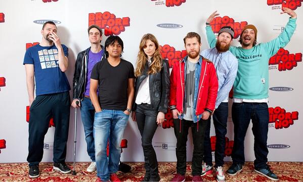 De cast van #BrosBeforeHosdefilm : <a href="/TheoMaassen/">TheoFan</a> <a href="/HenryvanLoon/">Henry van Loon</a> Daniël Arends, <a href="/SylviaHoeks/">Sylvia</a> en <a href="/Tim_Haars/">Tim Haars</a>