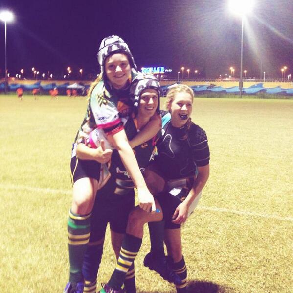 Morgan_Lea_'s tweet photo. Footy with my main girls <3! 
#LBGHITEMUP! 
#GIRLS #RUGBY http://t.co/q3fAEoKnd5