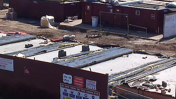 ash_fitzhugh's tweet image. 3 x 6ft high walls have blown down where they are building new apartments over the rd from me #poorworkmanship