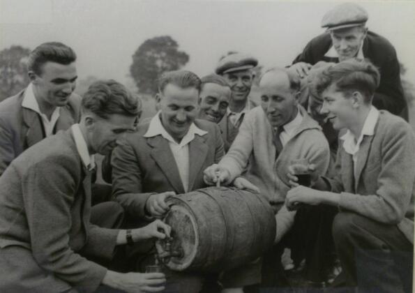 Muhabbet dediğin birayla olur.