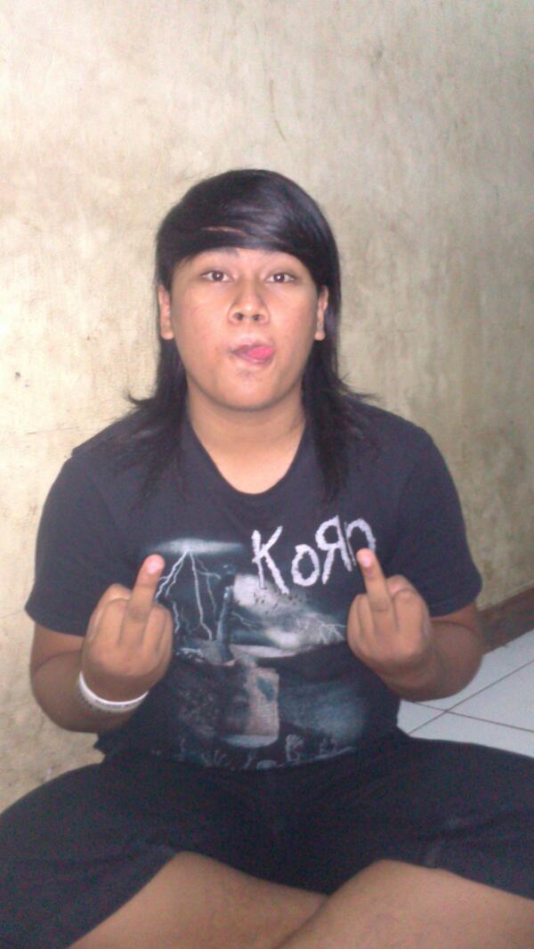 HBD to gitaris kita @Ryan_VAPostHc yang ke20
Semoga selalu diberi kesehatan n panjang umur
N juga tambah jago maennya