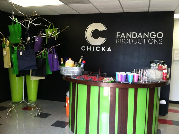 FandangoEvents's tweet image. Halfway through day one. You don't want to miss out!!!! #chickalove #designtime