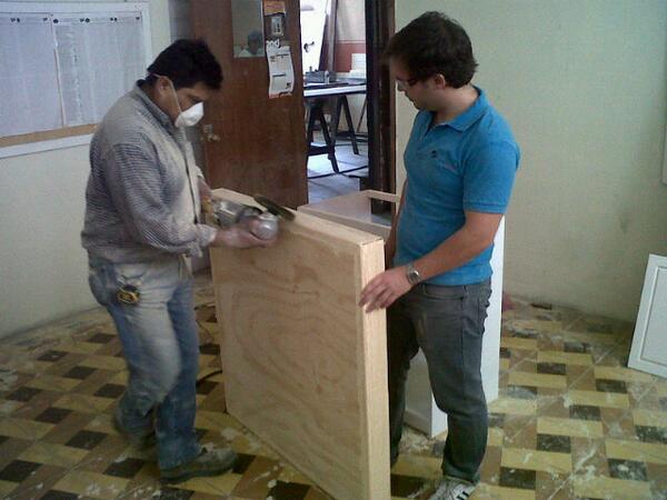 PlumaDesign's tweet photo. Dia de entrega y esto apenas comienza. http://t.co/oYgqFRGlYg