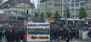 DrBuendner's tweet photo. Randalierer wollen besetzen und besitzen #Newscron http://t.co/tqZ22TYqoi http://t.co/y0LO5zFdrR