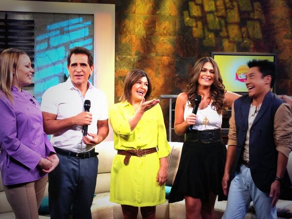 nuestro_dia's tweet photo. Hey excelente miércoles, tenemos muchos motivos por los cuales no debe dejar de ver Nuestro Día ! http://t.co/4WXFPzgVPR