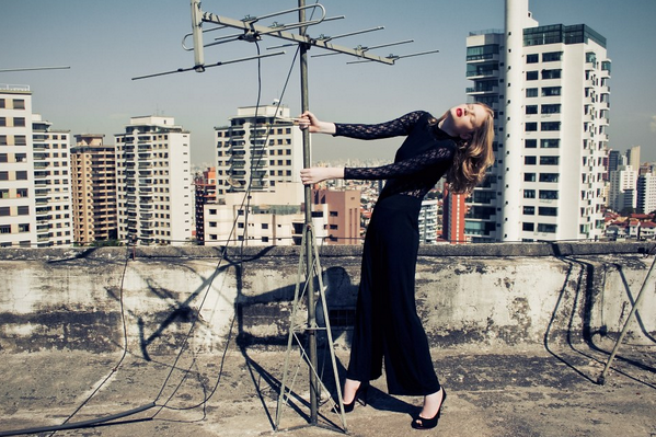 Read our interview with the fashion photographer @_LarissaFelsen bit.ly/18uhURb #fashion #beauty #interview