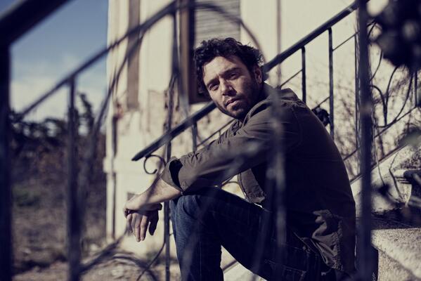 SharifQuotes's tweet photo. ''Y yo solo canto lo que el corazón exige.'' http://t.co/ioDqhJrOAX