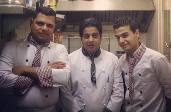 AhwakCairo's tweet photo. Our chefs are up and about for some serious cooking, what are you craving?! http://t.co/1VUIq5hu8o