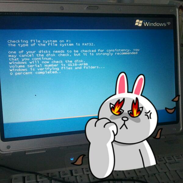 mika_bambii's tweet image. It been on 0 percent for 20 minutes now #ihatecomputers