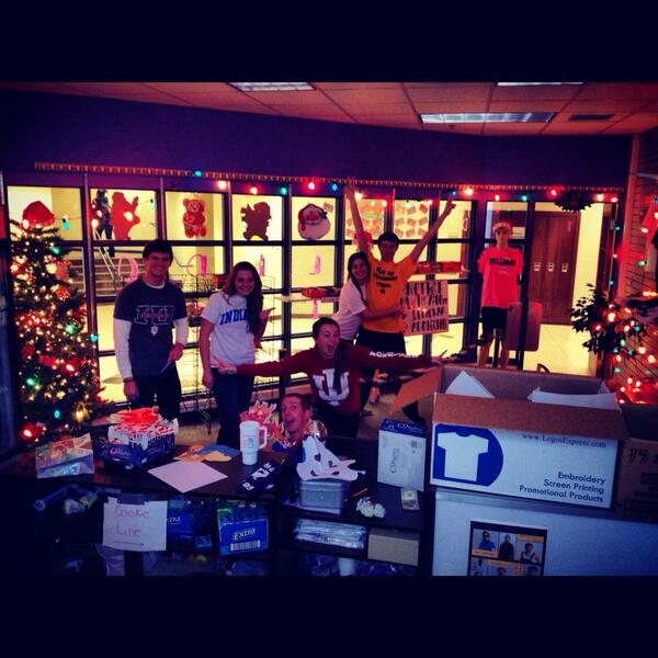 MargOles13's tweet image. Christmas in DECA 🎄 #BHSDECA