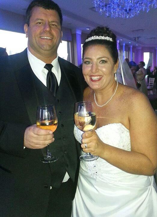 HoboHappyHour's tweet photo. Hey HHH I'm MARRIED! http://t.co/eMLBHAdqyf