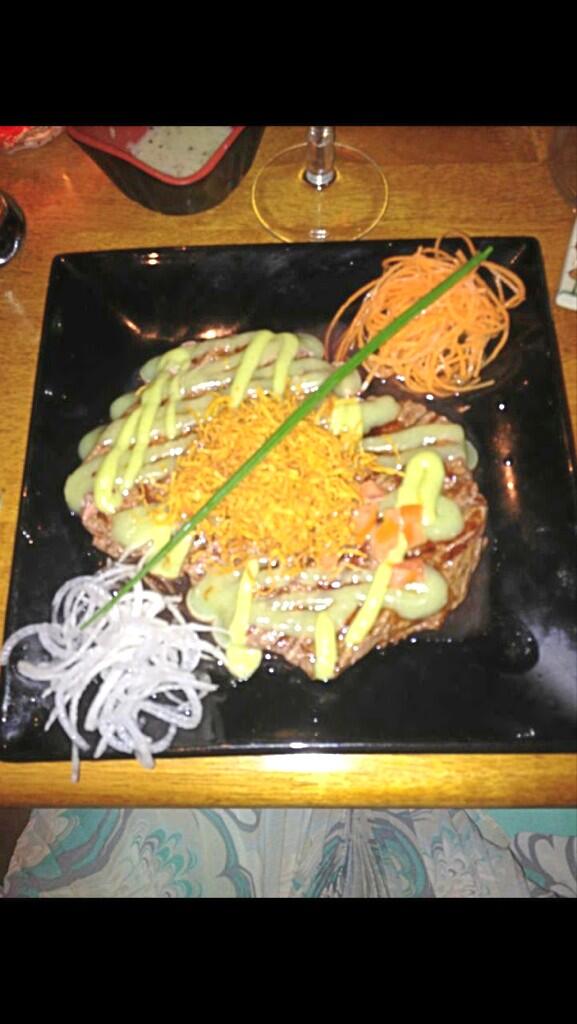 2hickchicks's tweet image. Will mostly be introducing @sj_drake to the wonder that is #wasabisteak wish u were joining us @yvettebenn #crapback