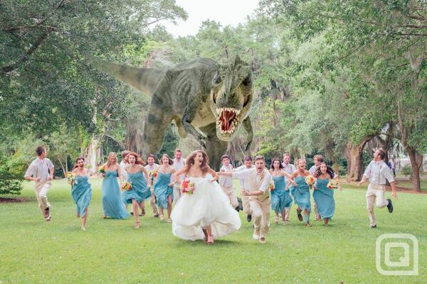 harkdotcom's tweet image. The coolest wedding. Ever. bit.ly/133KjJt #JurassicPark
