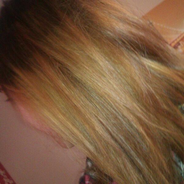 TeamBase_'s tweet image. Got my hair dip dyed today.