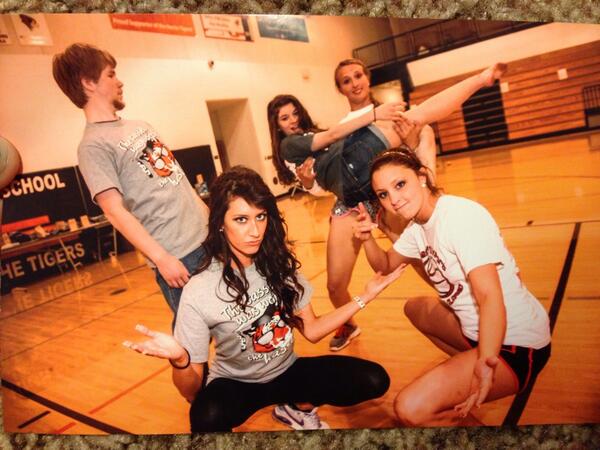 emilie511's tweet image. I love this picture! @barronthenerd @twinn018 @Marlohanna @jralongi10 #projectgraduation #frenchstudio