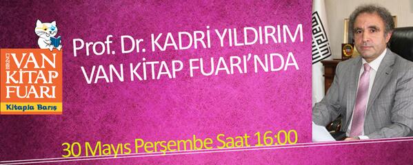 Prof. Dr. Kadri Yıldırım Van Kitap Fuarı'nda.