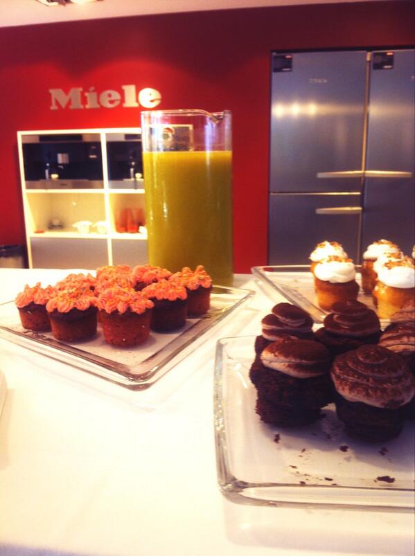 MiUltimatum's tweet photo. #bloggers en #Miele Presentación del nuevo centro de #planchado + #desayuno #itcomunicación http://t.co/grZMZnOcfi