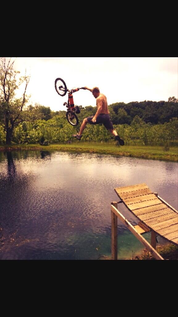 KurtisStrohm's tweet photo. I wanna be like mike.
Jealous much Ethanb12 http://t.co/w5a0b1eOwe