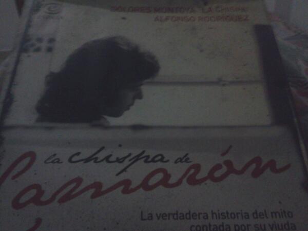 IbaJamadi's tweet photo. Bueno a leer un poco este libro y a dormir mañana a entrenar duro http://t.co/uYHmNbMmMr