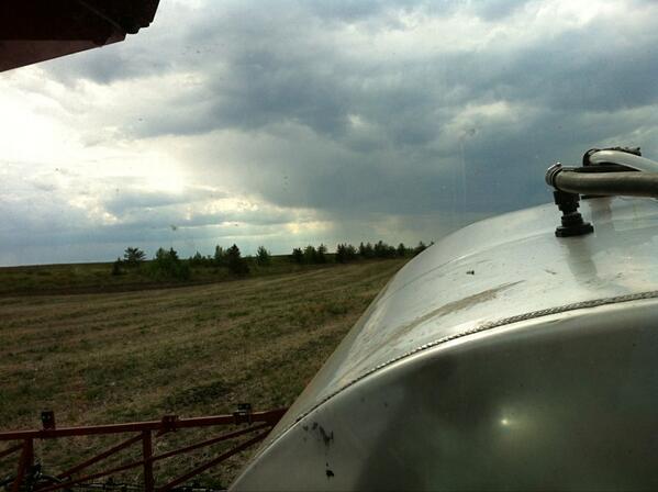 Farming604's tweet image. The fun of spraying @JacobBoychuk#farmkidproblems