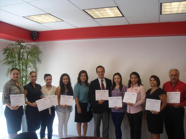 UVMMexicali's tweet photo. El Sat entrega Reconocimientos a Estudiantes y docentes de UVM por su apoyo en el ejercicio fiscal 2012. http://t.co/titc1iREck