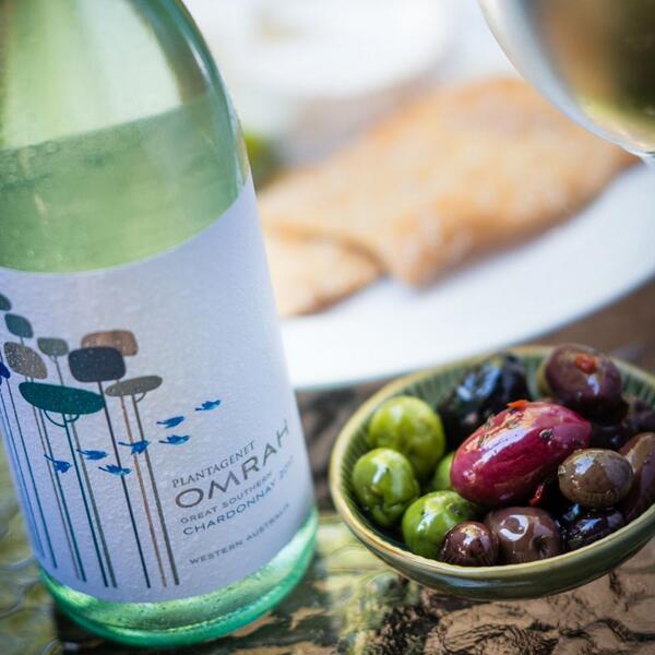 OmrahWines's tweet photo. 2012 Omrah Chardonnay

Just released, all the deets right here: http://t.co/1QvOqr55d2 http://t.co/2x5OTUw0RJ