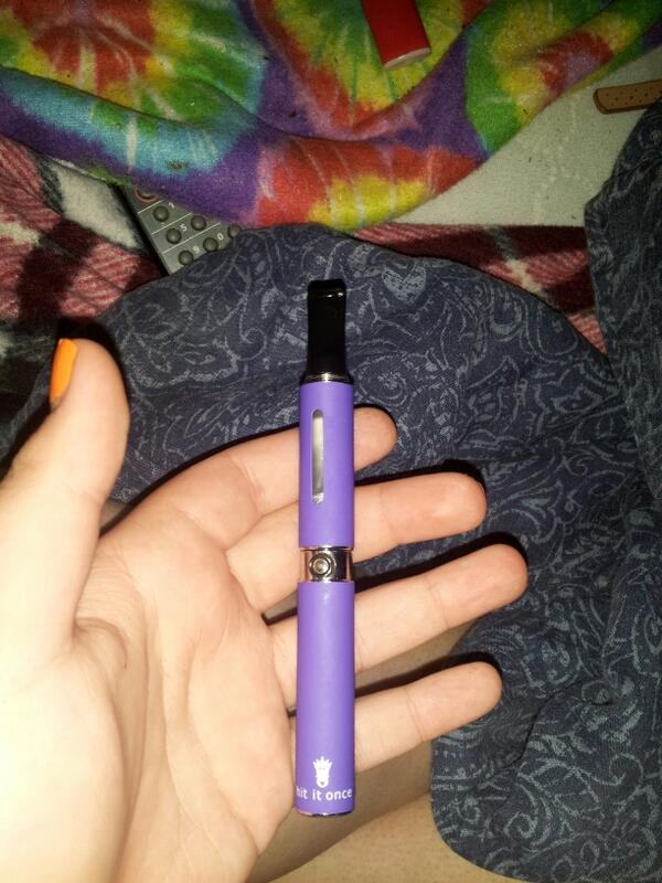 eliselemieux's tweet image. #hititonce