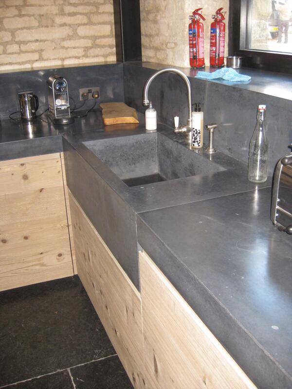 Lazenby3's tweet photo. Awesome functional kitchen finished in Black. http://t.co/Z9hKPvwRWi