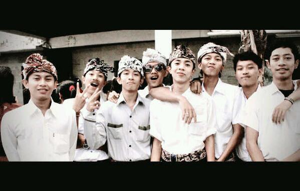 putrahaykal's tweet photo. Partner in school B) http://t.co/FaEloMwrpK