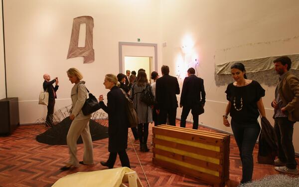 Prada's tweet photo. "When Attitudes Become Form: Bern 1969/Venice 2013" exhibition inauguration event #wabf #fondazioneprada #cacorner http://t.co/ZgixE91X5d