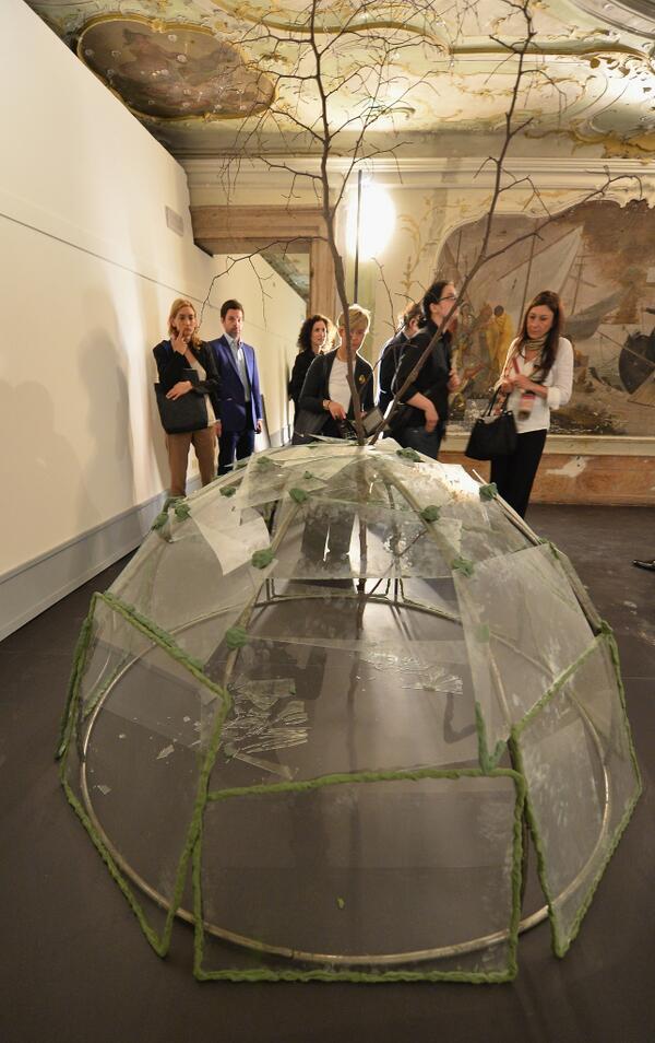 Prada's tweet photo. "When Attitudes Become Form: Bern 1969/Venice 2013" exhibition inauguration event #wabf #fondazioneprada #cacorner http://t.co/1VYsgXdS2M