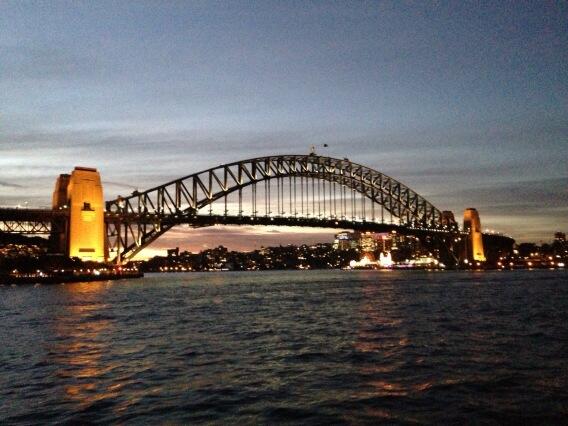 FoxyCroxey's tweet image. My hideous view on the way home tonight! #ozlove #notgettingold