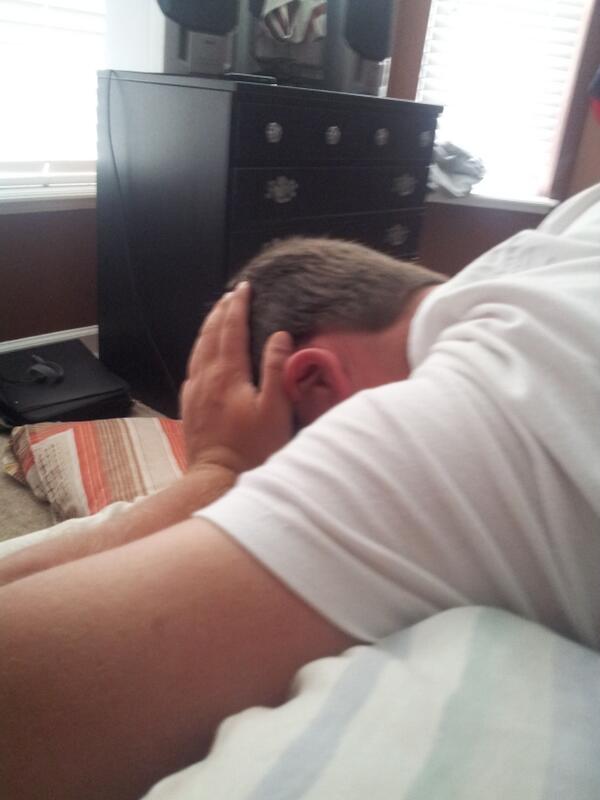 shitbigrysays's tweet photo. This is me when i cant find the strike zone http://t.co/KYjjMvzhTw