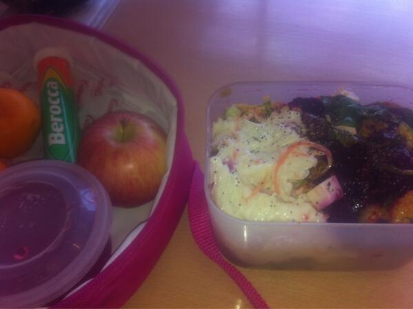 leanne_wareing's tweet image. Eating like a rabbit sucks!! #GiveMeChocolate .. Fx Leisure kicking arse later @beckilxxx #ThinkSlim 👯